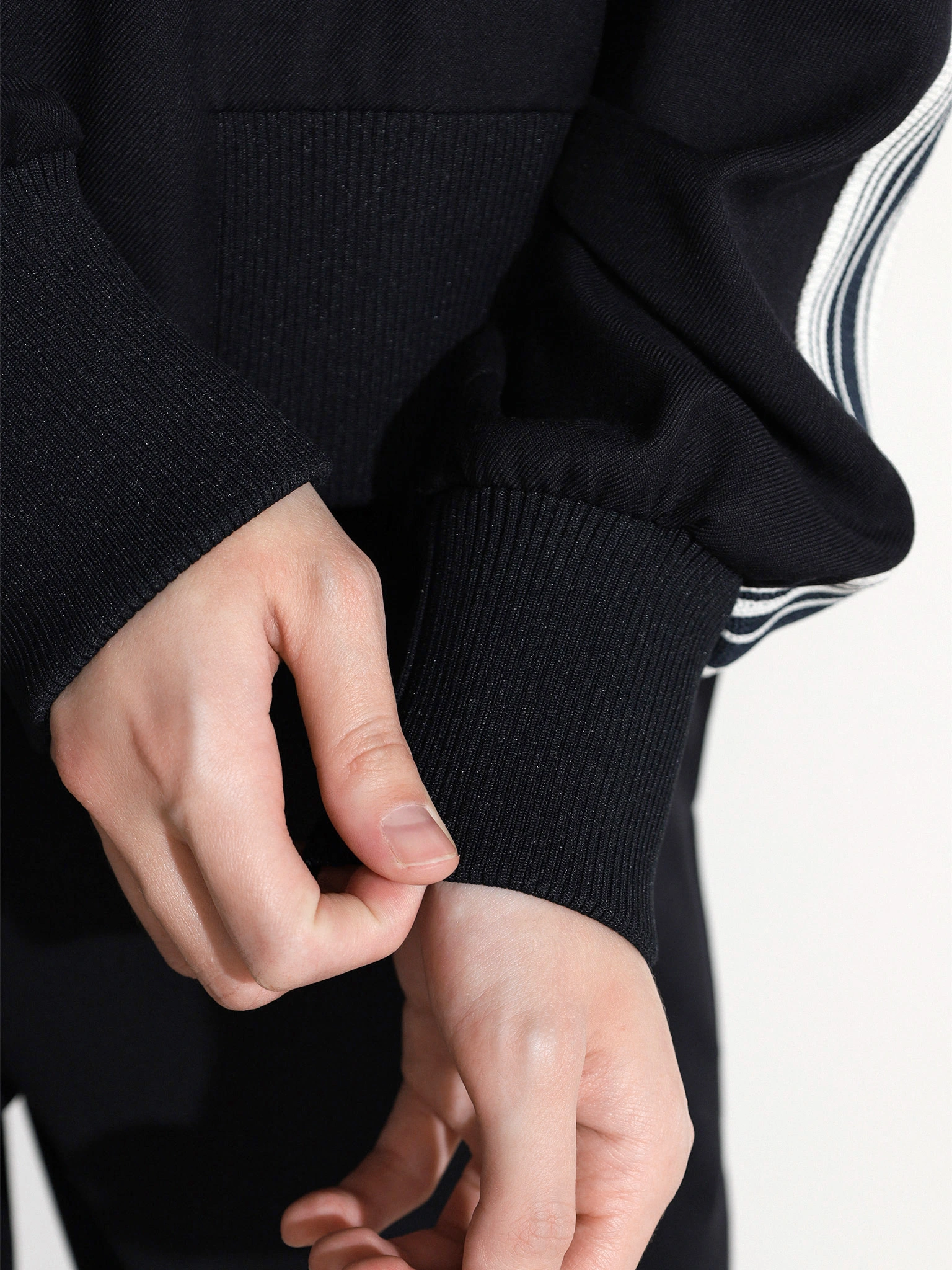 Жакет темно-синего цвета с лампасами